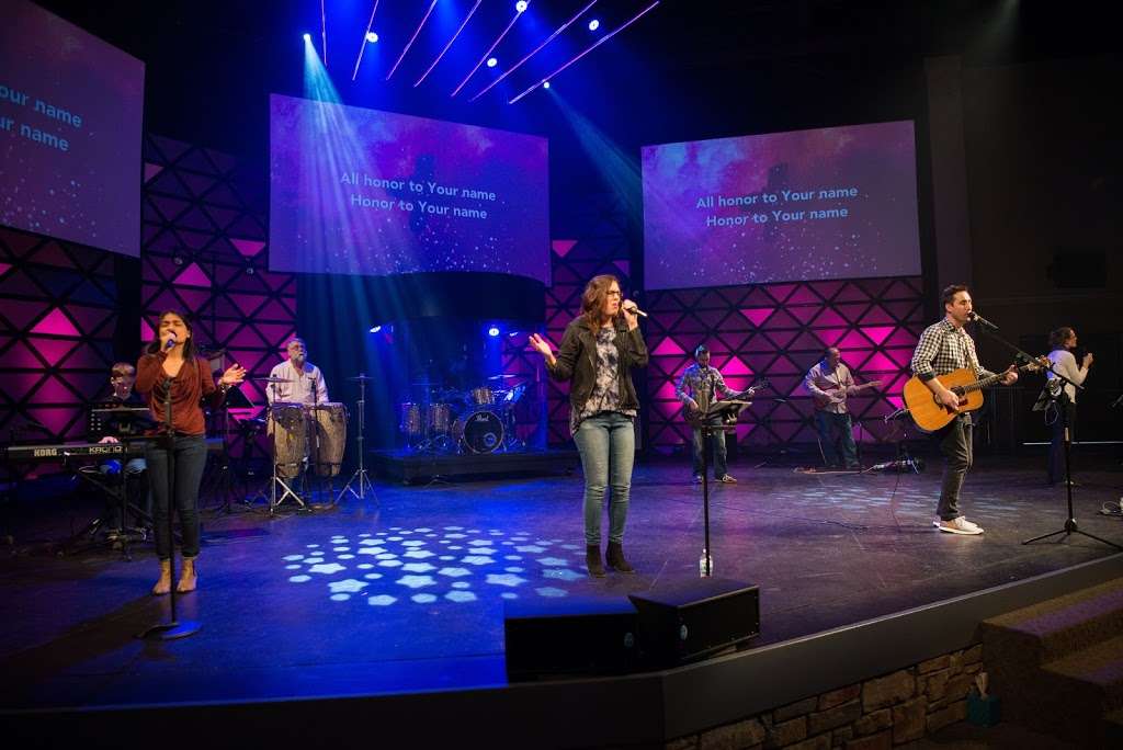 WeatherStone Church | 1500 S W Ln, New Berlin, WI 53146, USA | Phone: (262) 754-1122