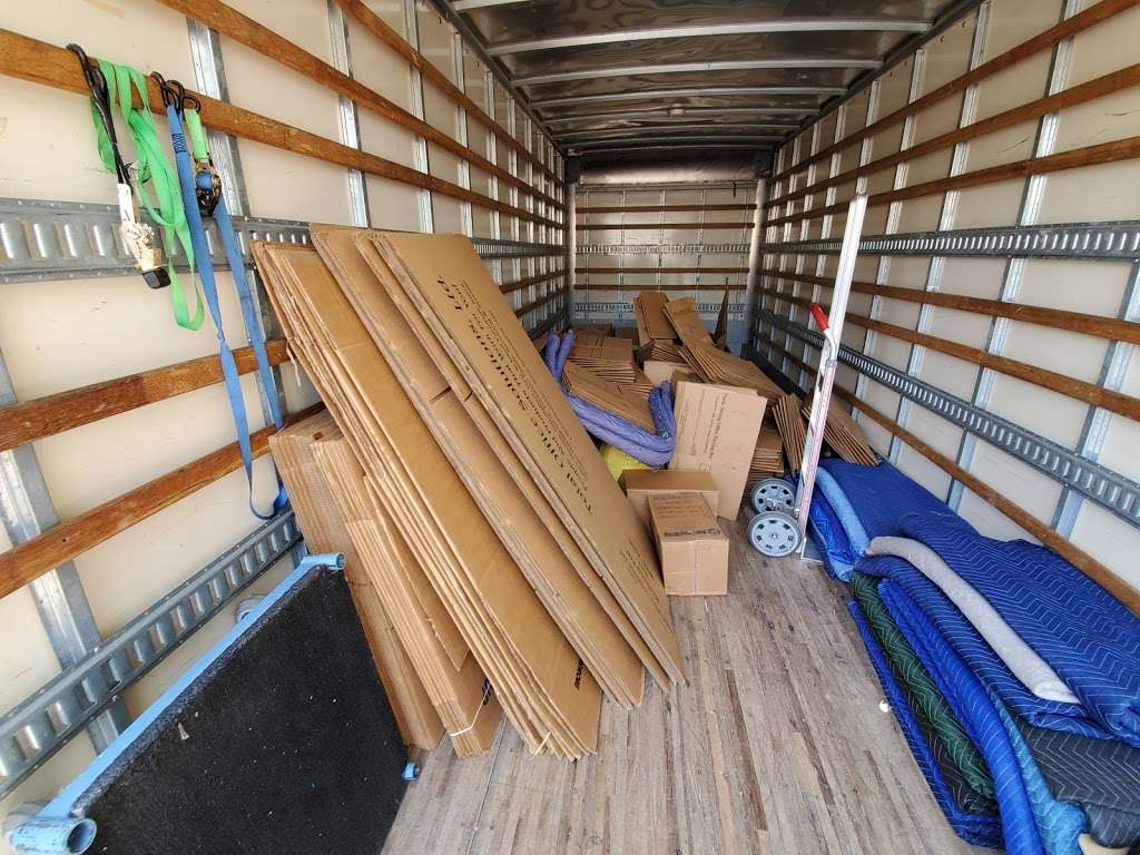 Carrollton Movers | 1823 Tree Line Dr, Carrollton, TX 75007, USA | Phone: (469) 688-2100