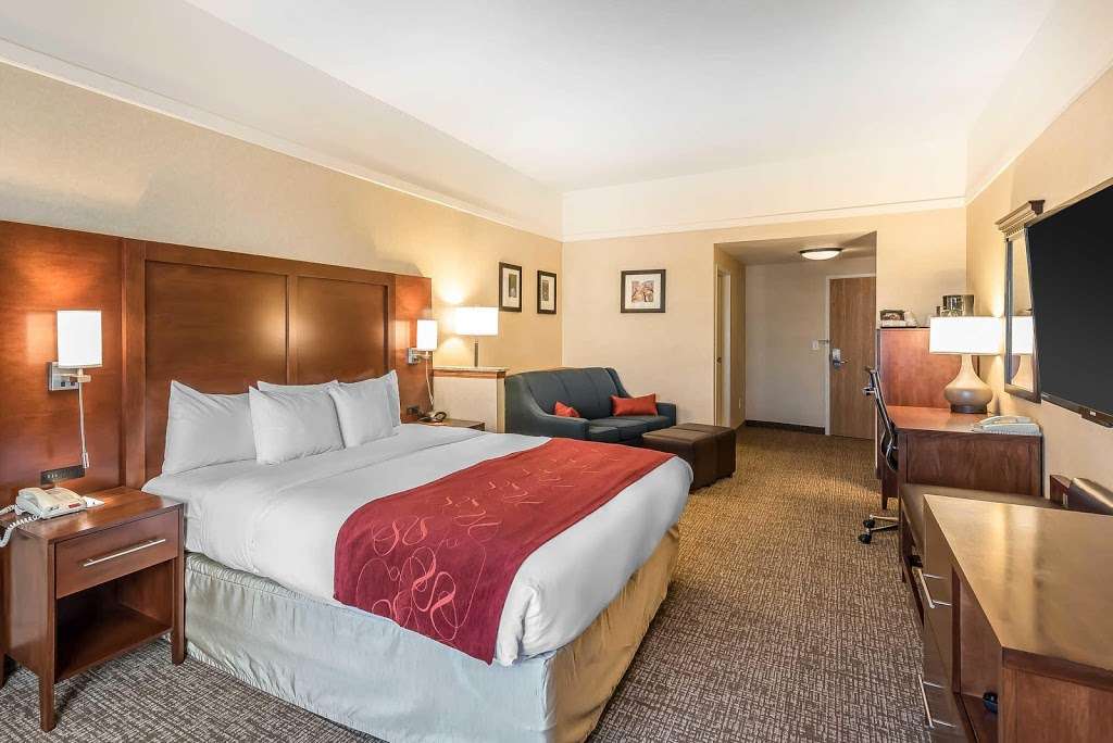 Comfort Suites Longmont | 11292 Business Park Cir, Firestone, CO 80504, USA | Phone: (720) 864-2970