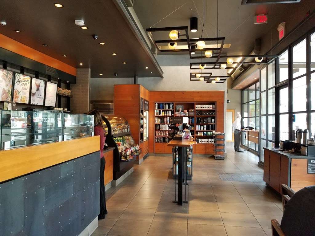 Starbucks | 9811 S Santa Monica Blvd, Beverly Hills, CA 90210, USA | Phone: (310) 552-3133