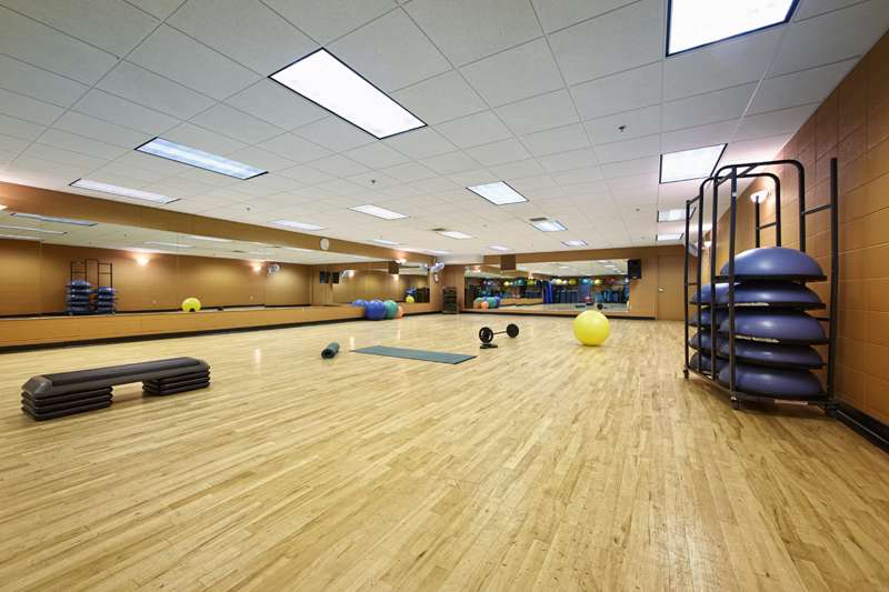 Elite Sports Club-West Brookfield | 600 N Barker Rd, Brookfield, WI 53045, USA | Phone: (262) 946-5116