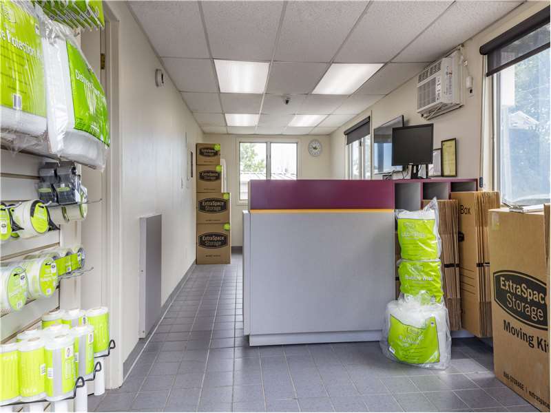 Extra Space Storage | 515 Broad St, Clifton, NJ 07013 | Phone: (973) 340-2266