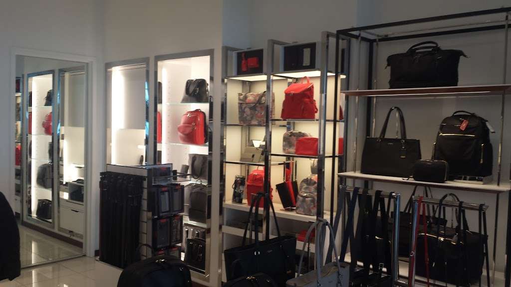 TUMI Charlotte Douglas Airport | 5501 Josh Birmingham Pkwy #21A, Charlotte, NC 28208 | Phone: (704) 359-8771