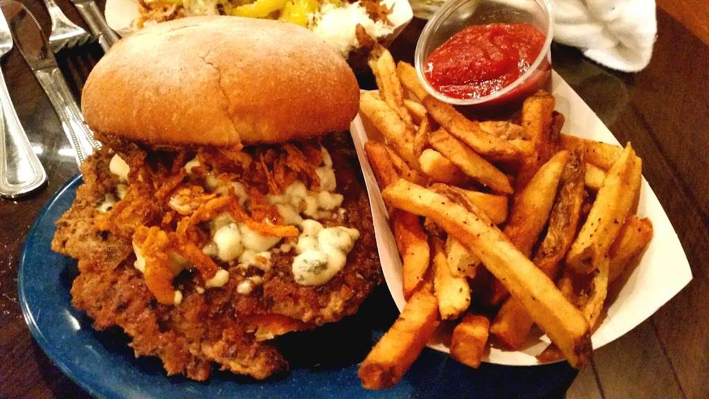 DMK Burger Bar | 600 E Grand Ave, Chicago, IL 60611, USA | Phone: (312) 624-8017