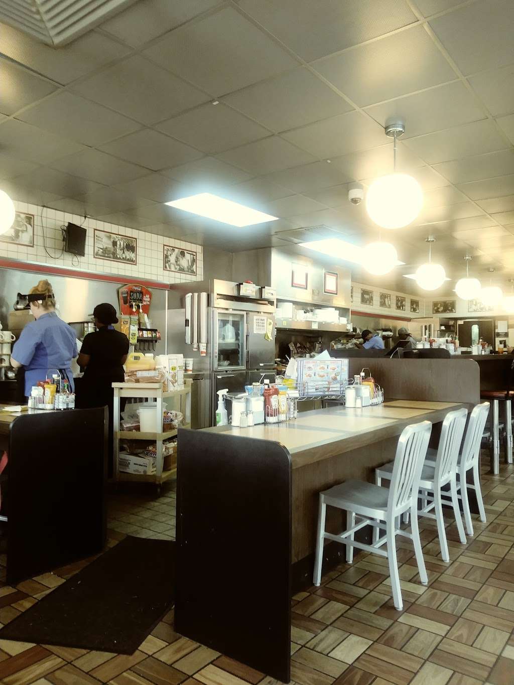 Waffle House | 6840 East Front St, Kansas City, MO 64120, USA | Phone: (816) 231-8565