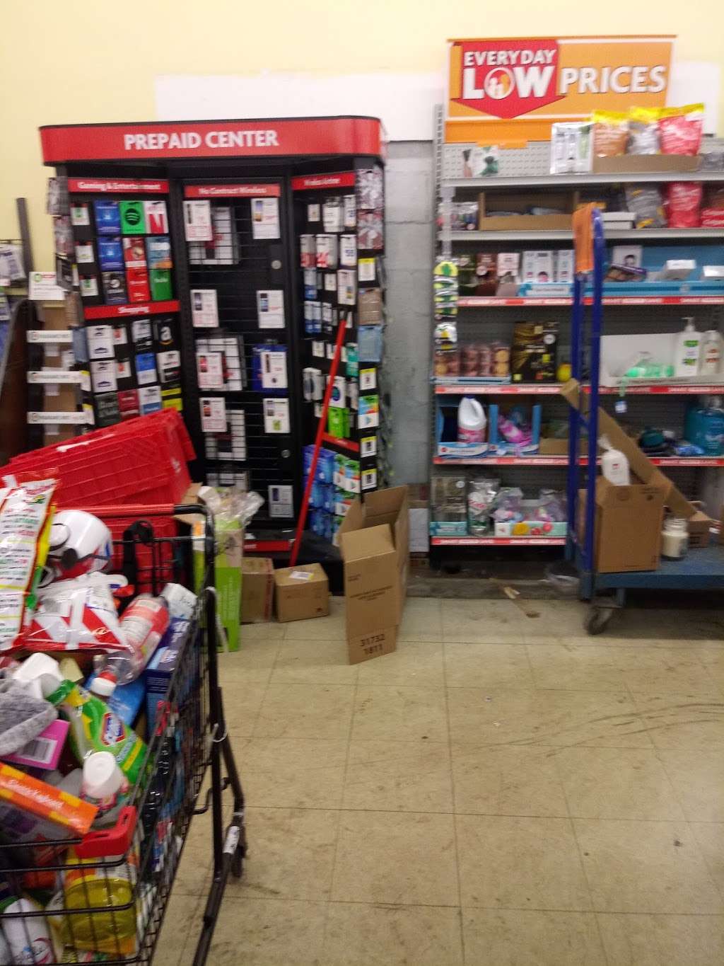 Family Dollar | 743 S Layton Blvd, Milwaukee, WI 53215, USA | Phone: (414) 383-6325