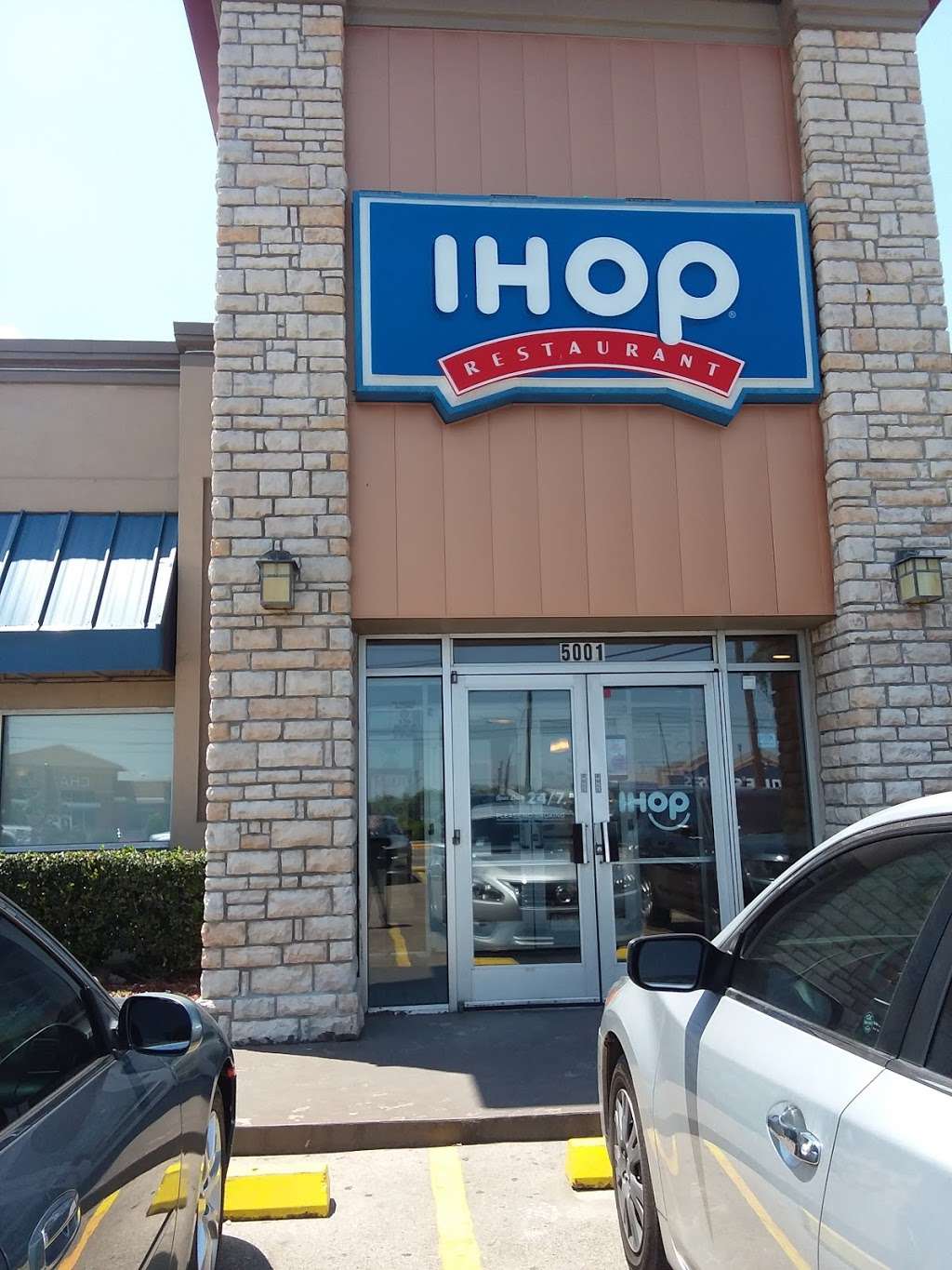 IHOP | 5001 Garth Rd, Baytown, TX 77521, USA | Phone: (281) 421-9555