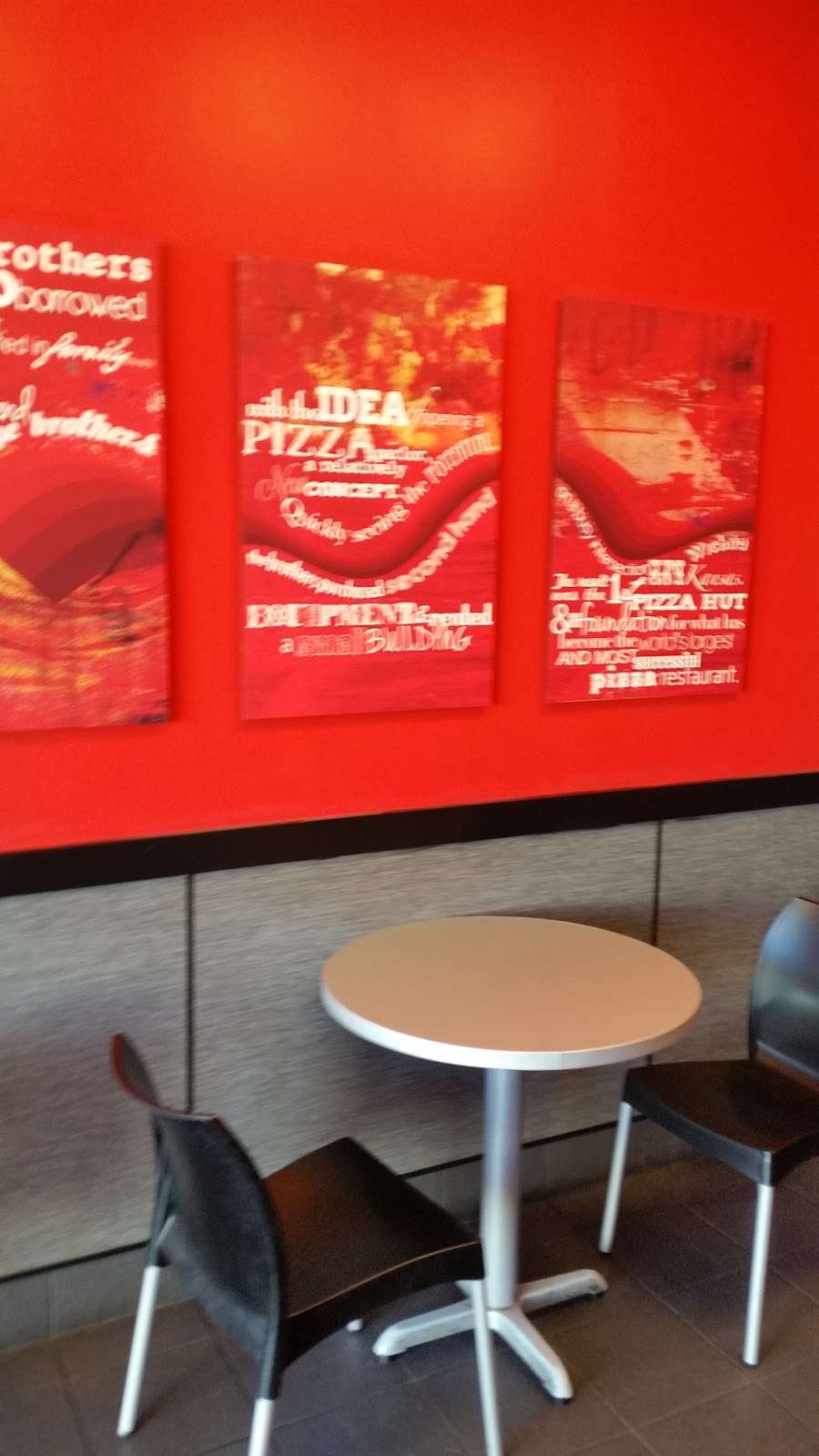 Pizza Hut | 7000 Burroughs Ave Suite D104, Plano, IL 60545, USA | Phone: (630) 552-9111