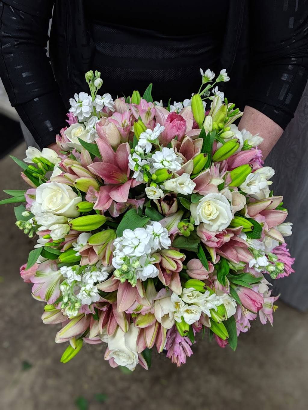 Expressions Floral Design Studio | 1247 N Hamilton Rd, Columbus, OH 43230 | Phone: (614) 858-0444