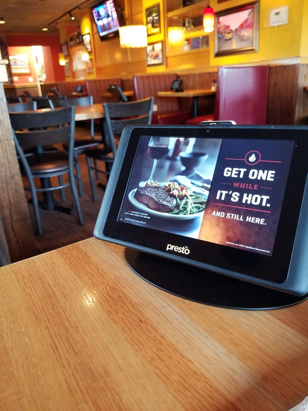 Applebees Grill + Bar | 2340 S Oak St, Ottawa, KS 66067, USA | Phone: (785) 242-2297