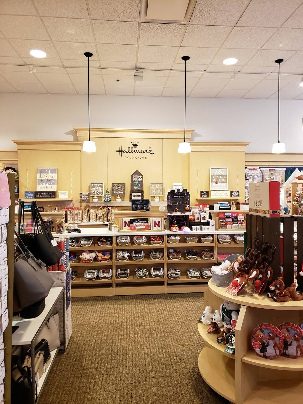 Amys Hallmark Shop-Curbside Pick Up Available | Shadow Lake Town Center, 7721 Towne Center Pkwy Suite 105, Papillion, NE 68046, USA | Phone: (402) 592-2270