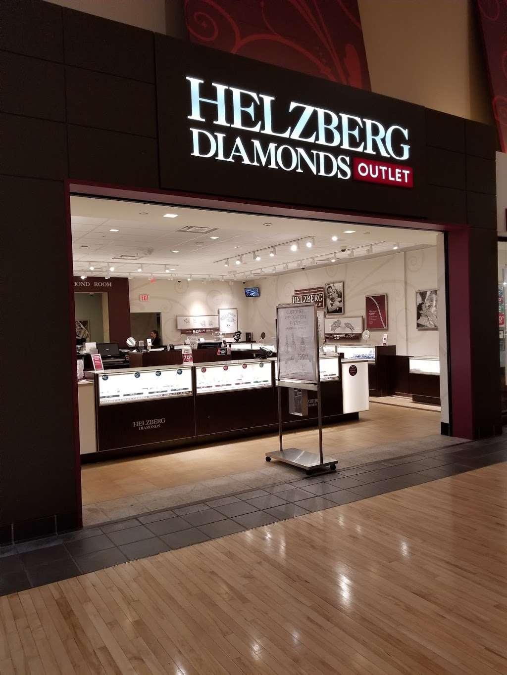 Helzberg Diamonds | 7000 Arundel Mills Cir Suite 457, Hanover, MD 21076 | Phone: (410) 796-3704