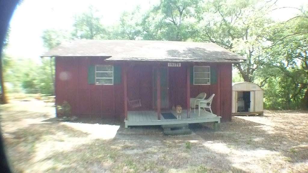 Rustic 2 Bedroom in the Forest | 19350 SE 95th Pl, Ocklawaha, FL 32179, USA | Phone: (813) 477-4288