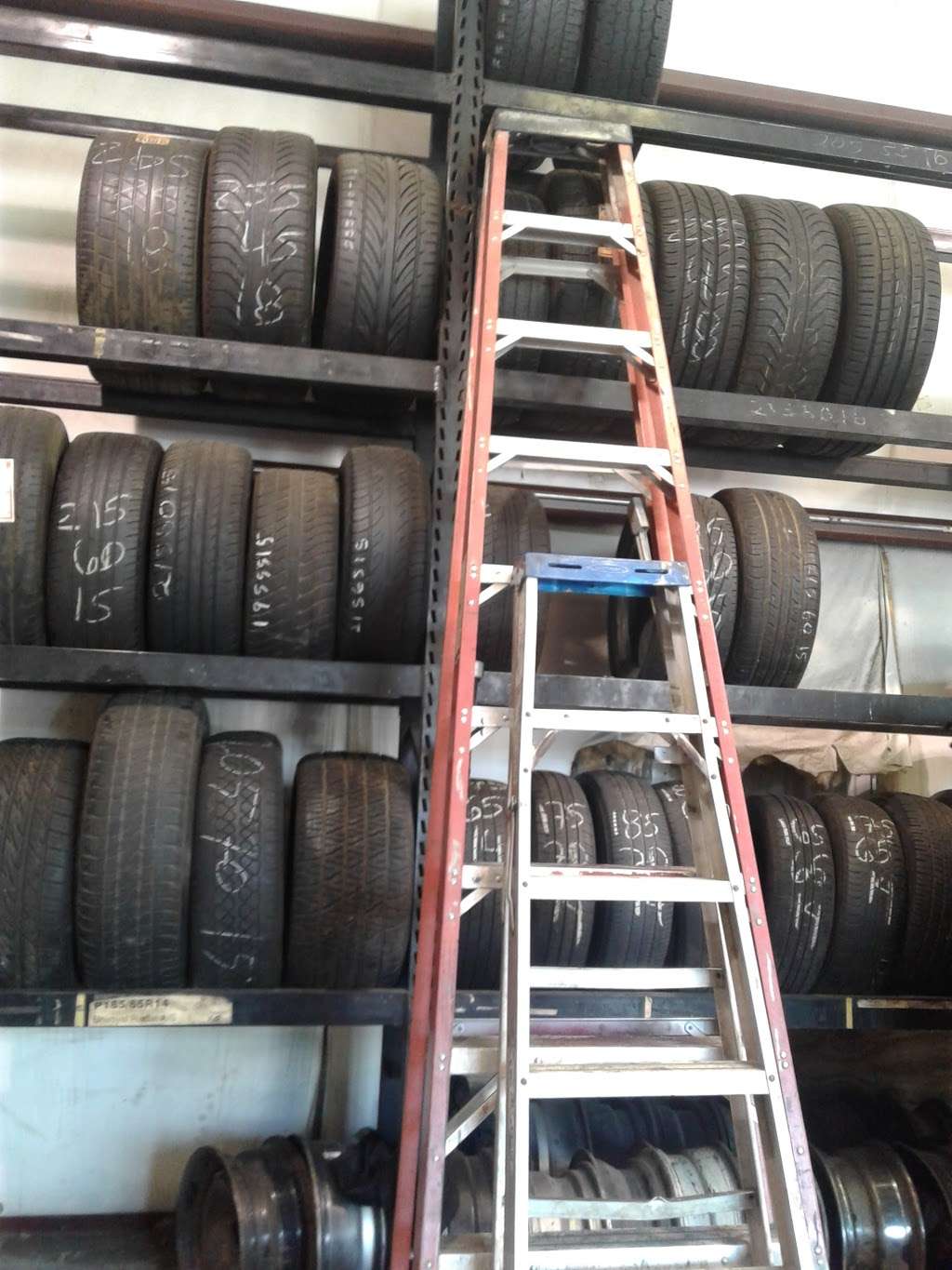 Community Tire Services | 10005 Fuqua St, Houston, TX 77089 | Phone: (713) 910-0023