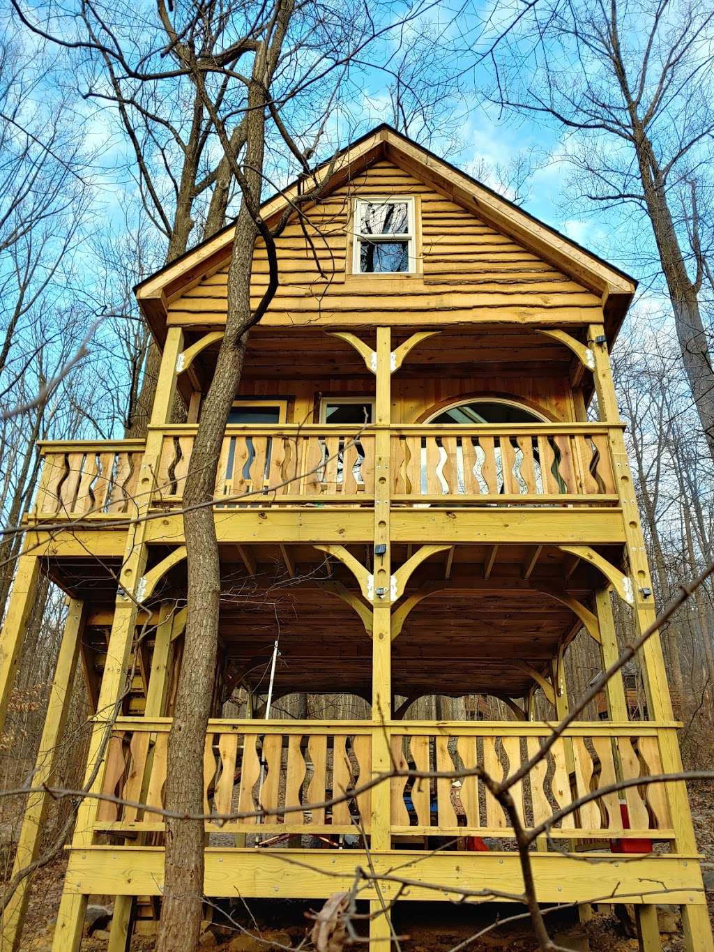 Treehouse Camp At Maple Tree | 20716 Townsend Rd, Rohrersville, MD 21779, USA | Phone: (301) 432-5585