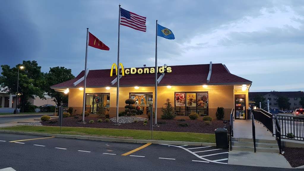 McDonalds | 1704 E Lebanon Rd, Dover, DE 19901, USA | Phone: (302) 735-4537