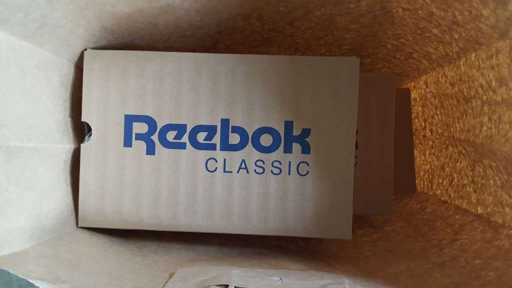 Reebok | 180 Premium Outlets Blvd, Hagerstown, MD 21740, USA