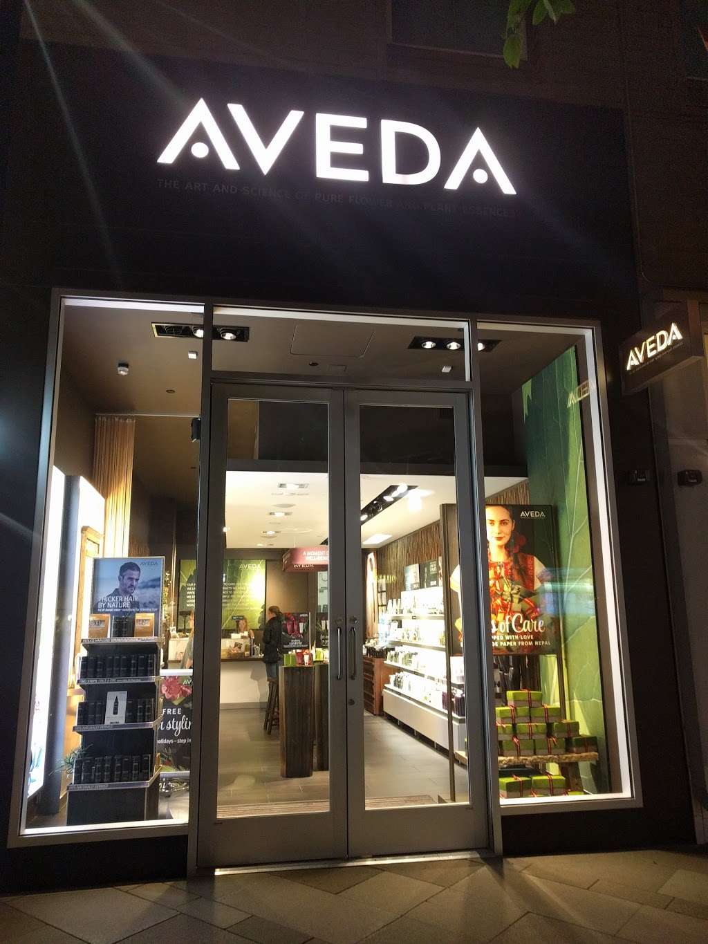 Aveda Store | 1540 Redwood Hwy, Corte Madera, CA 94925 | Phone: (415) 927-2594