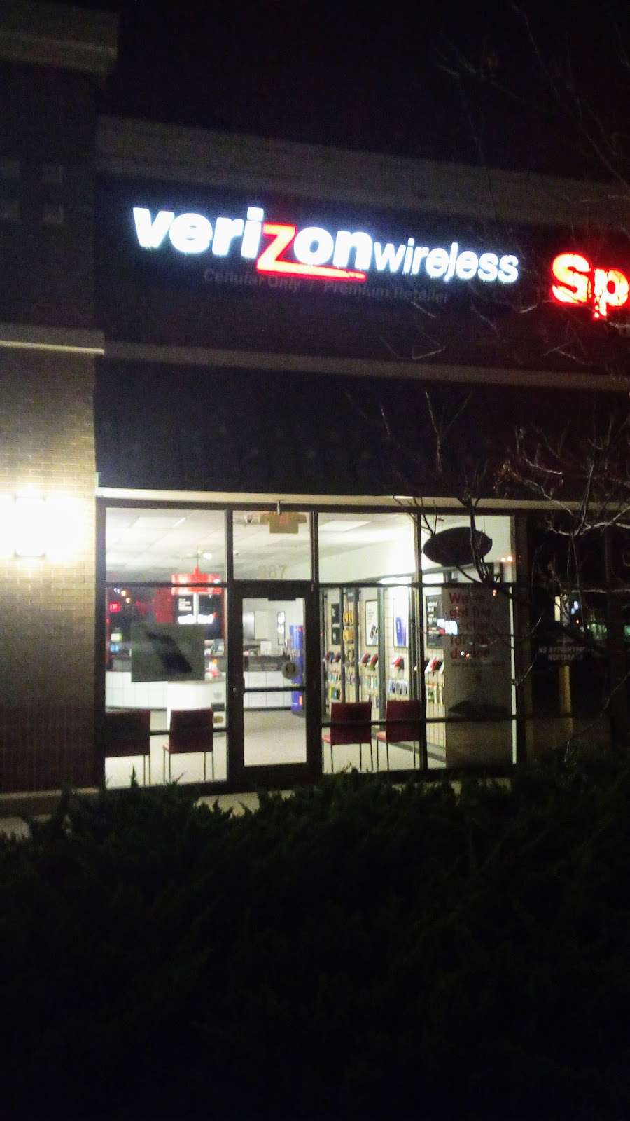 Verizon Authorized Retailer – Russell Cellular | 287 N, KS-7, Olathe, KS 66061, USA | Phone: (913) 782-1700