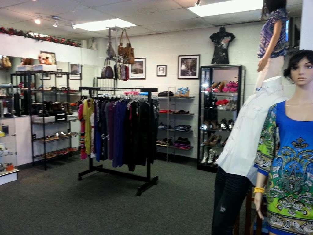 Styles Upon Styles | 2050 W Guadalupe Rd # 1, Mesa, AZ 85202, USA | Phone: (602) 510-6878