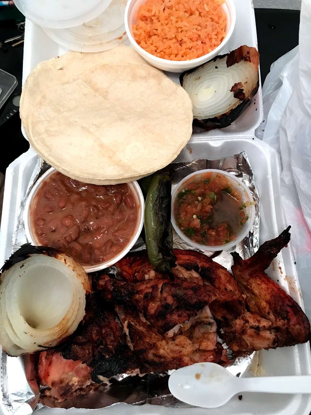 El Indio, Pollos Asados Al Carbon | 4819-4833 Independence Ave, Kansas City, MO 64124 | Phone: (816) 433-0164