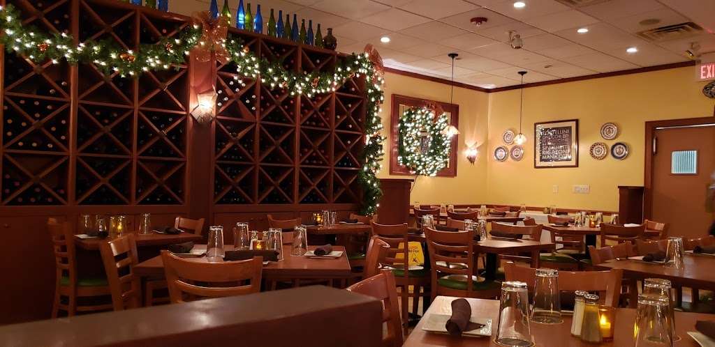 Francos Metro Restaurant, Bar, Pizza | 1475 Bergen Blvd, Fort Lee, NJ 07024, USA | Phone: (201) 461-6651