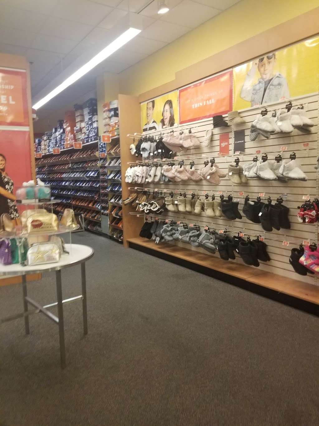 payless valley mall