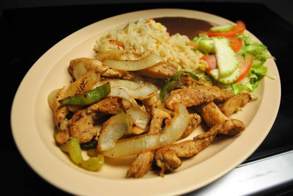 Restaurant Y Pupuseria-mi Rinconcito Salvadoreno | 13655 Bissonnet St #103, Houston, TX 77083 | Phone: (281) 575-0534