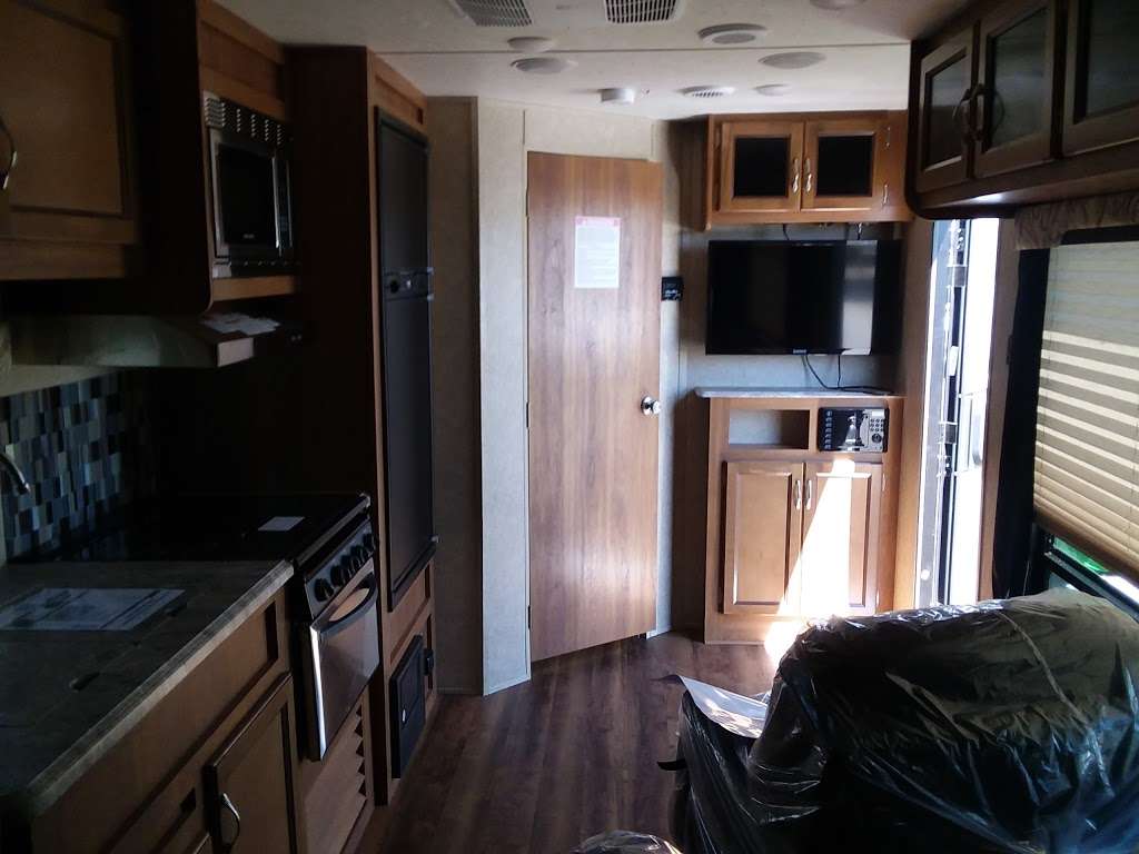 Lazydays RV of Denver | 3640 Chambers Rd, Aurora, CO 80011 | Phone: (303) 360-0252