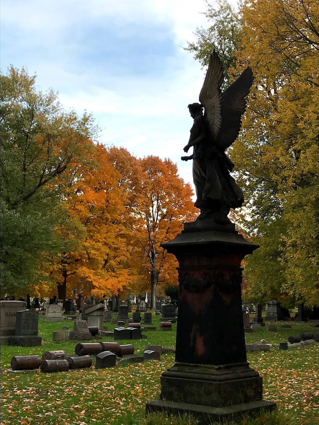 Woodland Cemetery | 6901 Woodland Ave, Cleveland, OH 44104, USA | Phone: (216) 319-2091