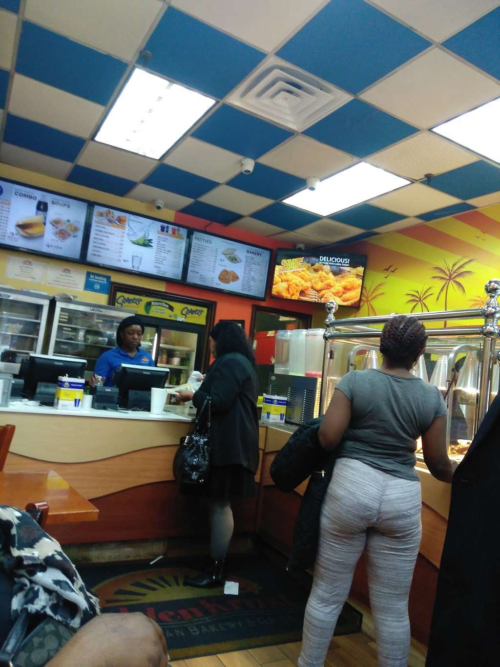 Golden Krust | 1887 Rockaway Pkwy, Brooklyn, NY 11236 | Phone: (718) 209-4242