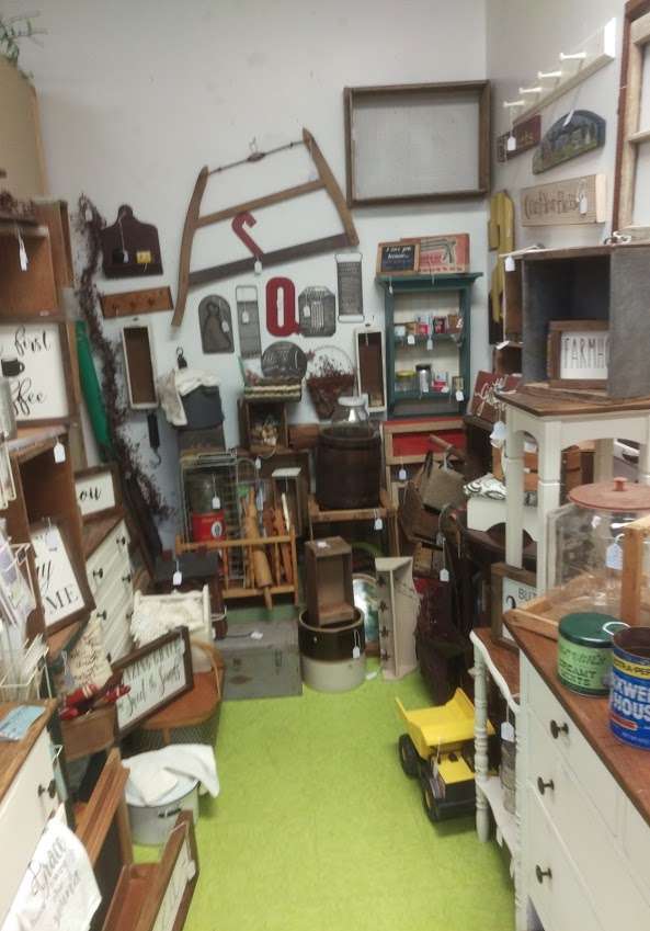 Valley Antiques & Uniques LLC | 108 E Baltimore St, Funkstown, MD 21734 | Phone: (301) 739-5070