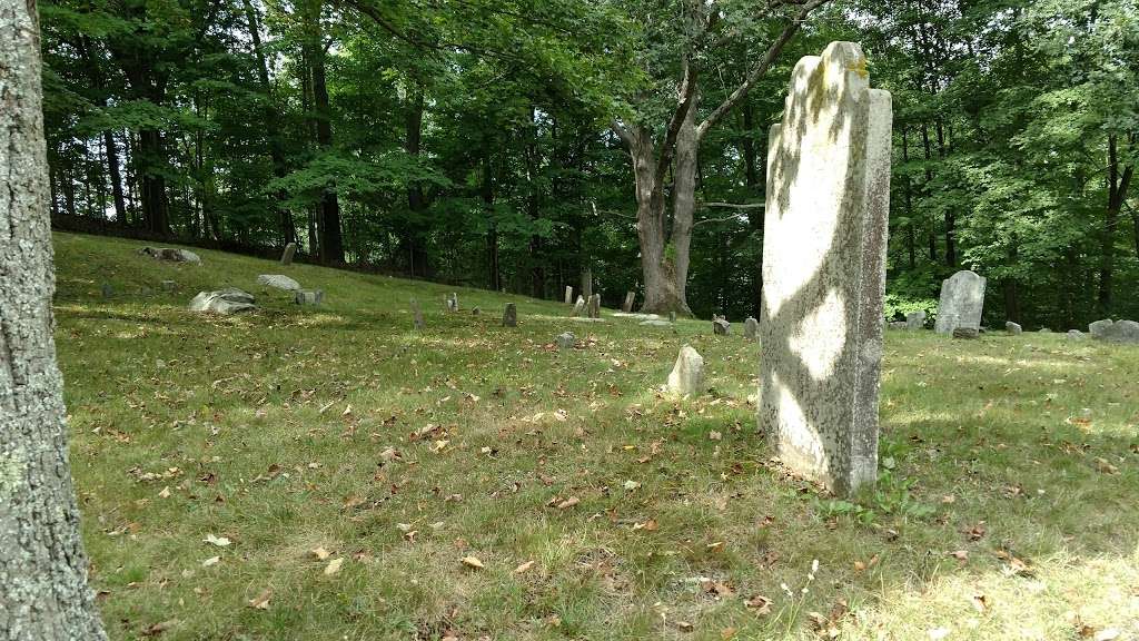 Hanna Cranna Grave | 91-99 Spring Hill Rd, Trumbull, CT 06611, USA