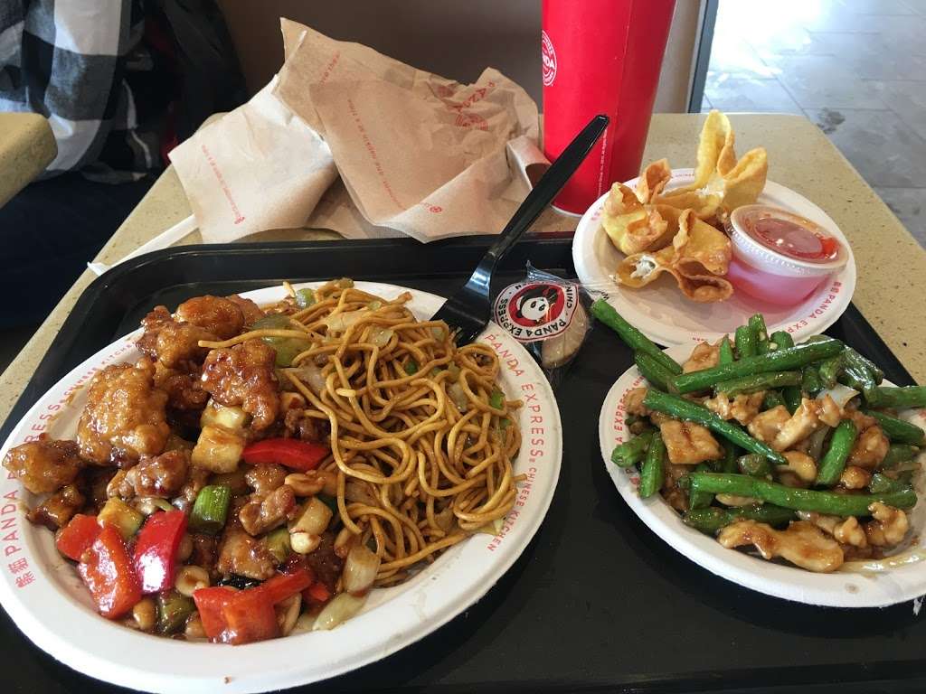 Panda Express | 2949 W Addison St, Chicago, IL 60618, USA | Phone: (773) 267-1839