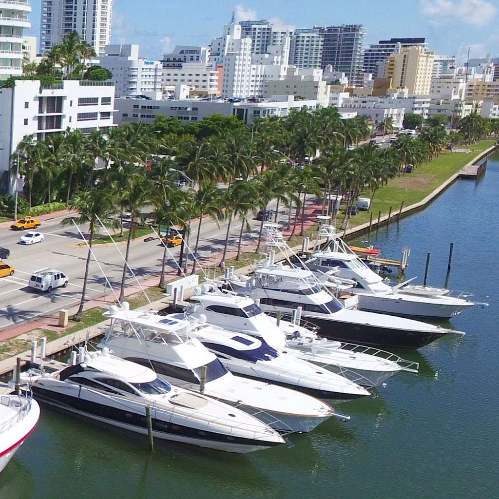 Reel Deal Yachts | 4441 Collins Ave, Miami Beach, FL 33140, USA | Phone: (305) 538-2022