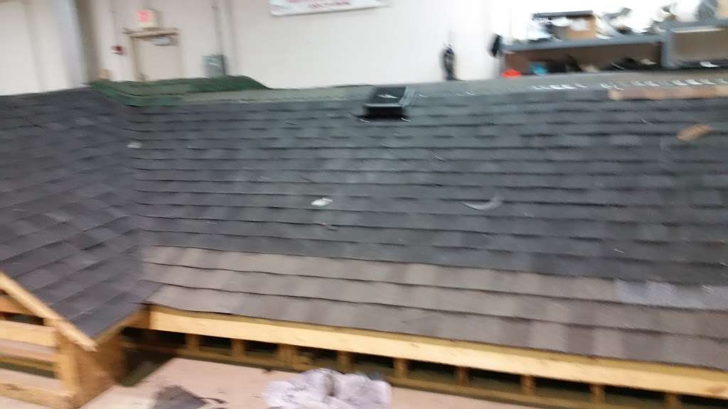 Chicago Roofers Apprenticeship | 7045 Joliet Rd, Indian Head Park, IL 60525 | Phone: (708) 246-4488