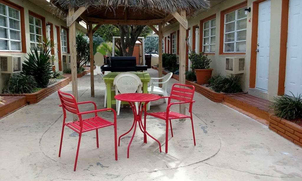 St Maurice Beach Inn | 310 Michigan St, Hollywood, FL 33019, USA | Phone: (954) 925-0527