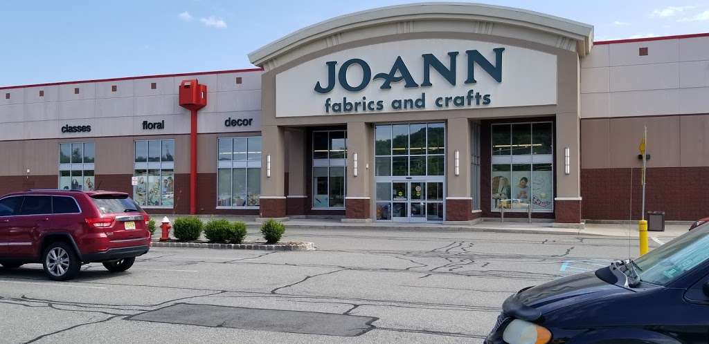 JOANN Fabrics and Crafts | 48 NJ-23, Riverdale, NJ 07457, USA | Phone: (973) 835-1361