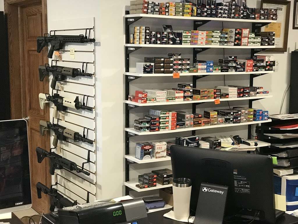 Clear Spring Gun Shop | 13708 National Pike #1, Clear Spring, MD 21722, USA | Phone: (301) 582-4747