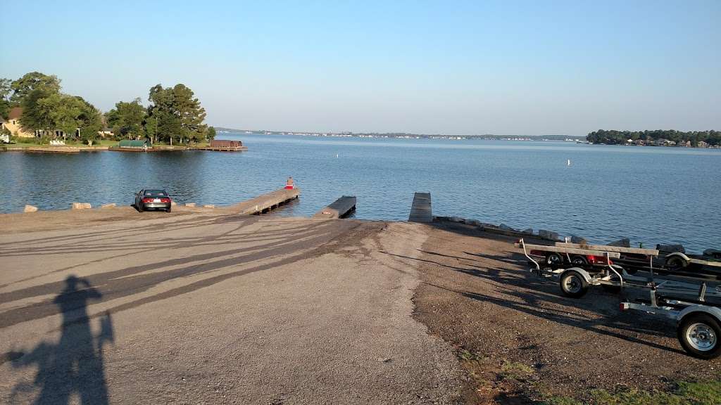 Conroe Boat Ramp 830 | 7299 Edgewater Dr, Willis, TX 77318, USA