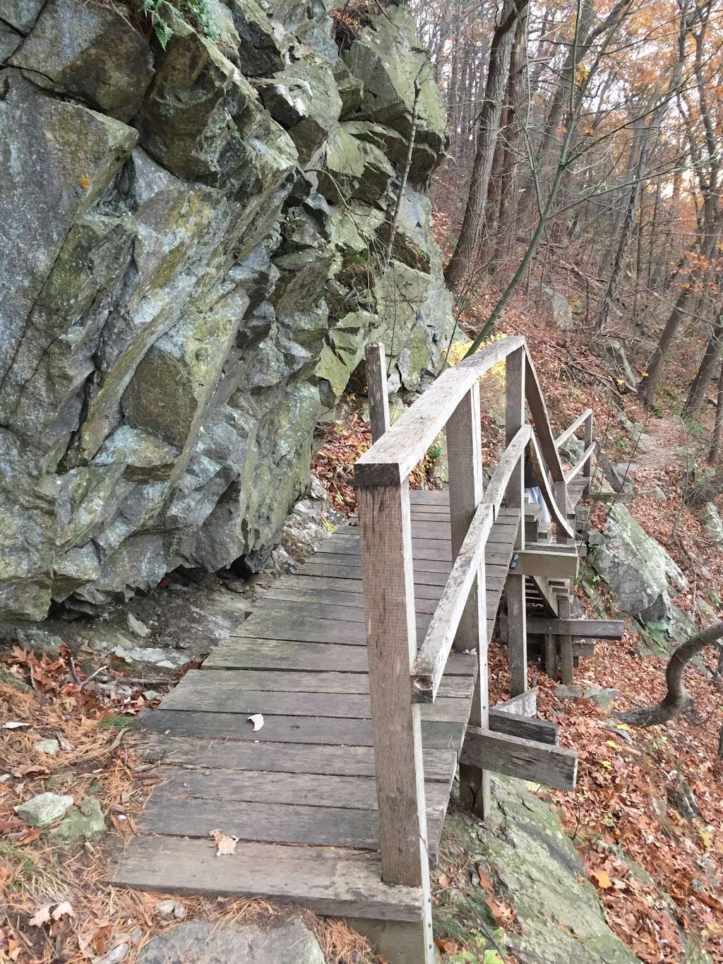 Storm King Mountain Trailhead | Howell Trail, Cornwall-On-Hudson, NY 12520, USA