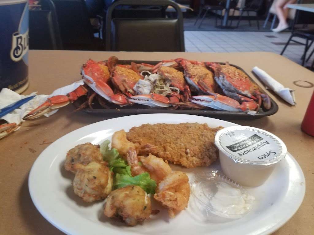 Abners Crab House | 3748 Harbor Rd, Chesapeake Beach, MD 20732 | Phone: (410) 257-3689