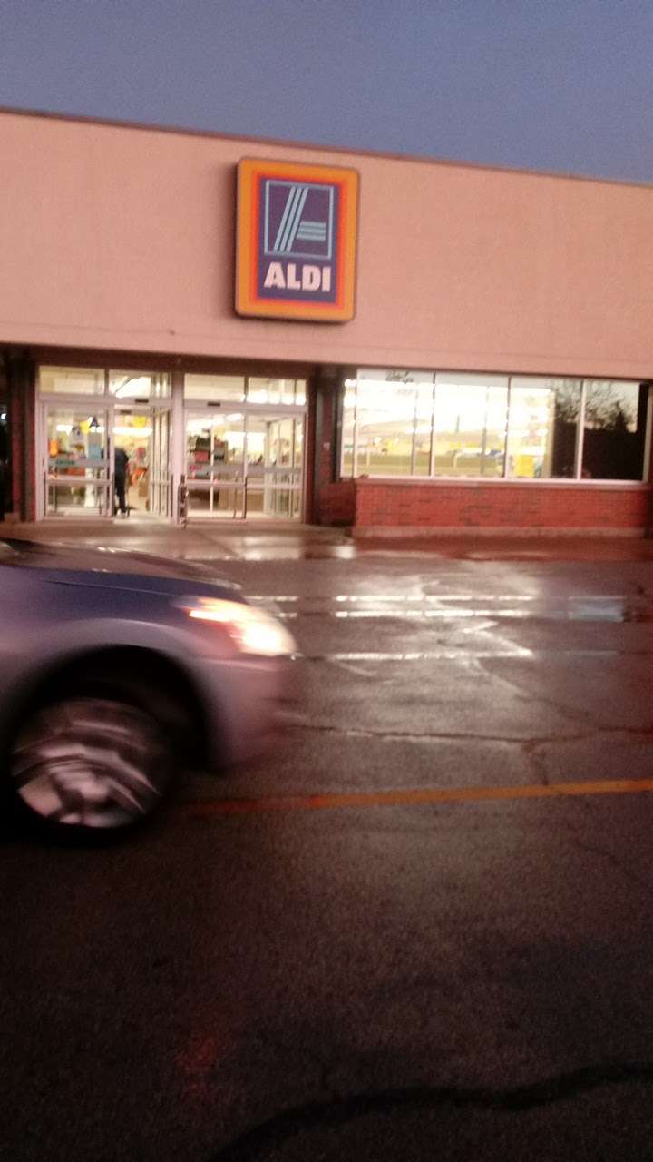 ALDI | 10532 S Indianapolis Ave, Chicago, IL 60617, USA | Phone: (855) 955-2534