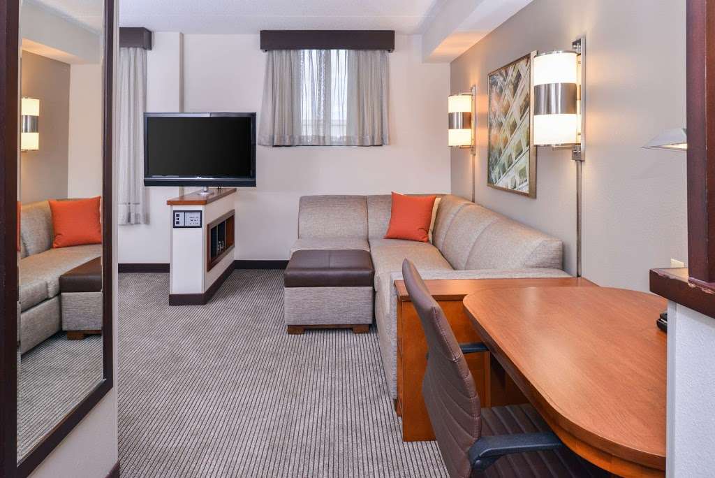 Hyatt Place Herndon/Dulles Airport East | 13711 Sayward Blvd, Herndon, VA 20171 | Phone: (571) 643-0905