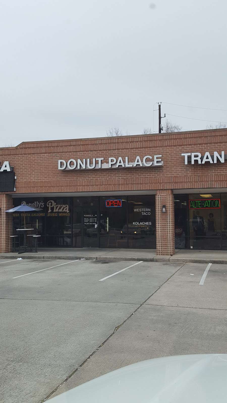 Donut Palace | 2021 Rayford Rd # 130, Spring, TX 77386, USA | Phone: (281) 363-9060