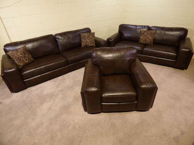 Jules Interiors Discount Sofa Warehouse | Unit 3 Pentowan Farm, Church Rd, Noak Hill RM4 1LD, UK | Phone: 07906 080154