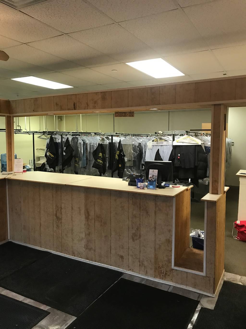 Rockwood Dry Cleaners | 1374 E Johnstown Rd, Gahanna, OH 43230 | Phone: (614) 939-2532