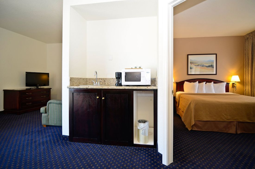 Beachfront Inn & Suites | 34734 Coast Hwy, Capistrano Beach, CA 92624, USA | Phone: (949) 248-1316