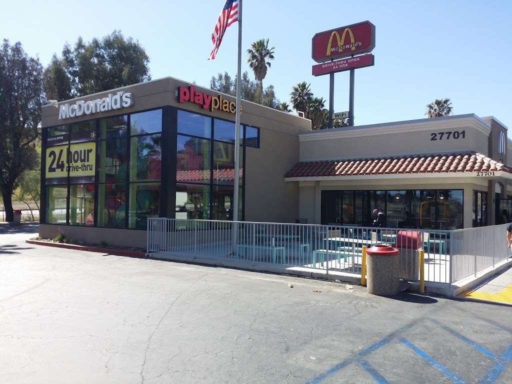 McDonalds | 27701 W, Lake Hughes Rd, Castaic, CA 91384, USA | Phone: (661) 295-1623