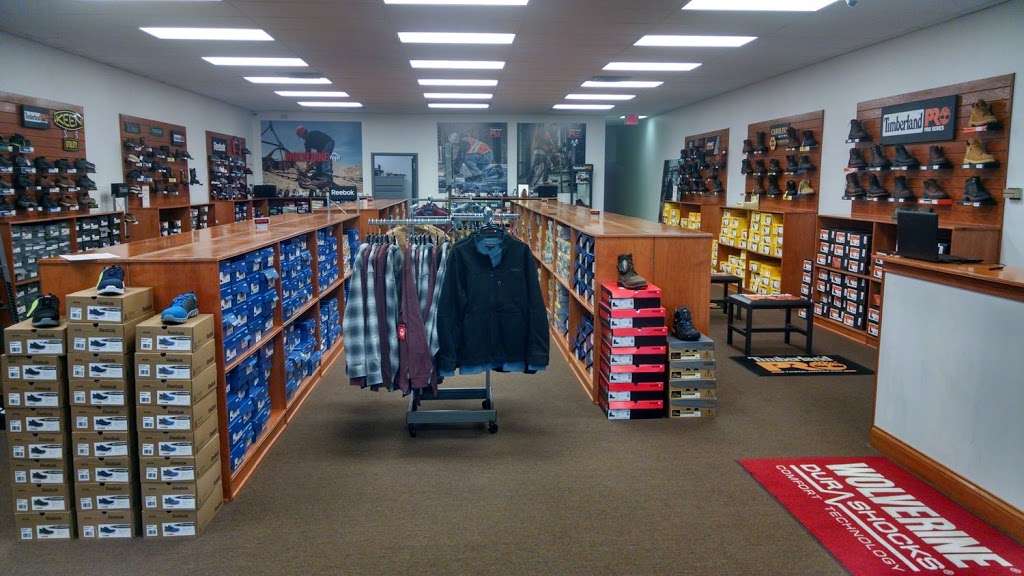 Gilvins Boots & Shoes | 4200 S East St, Indianapolis, IN 46227, USA | Phone: (317) 783-3210